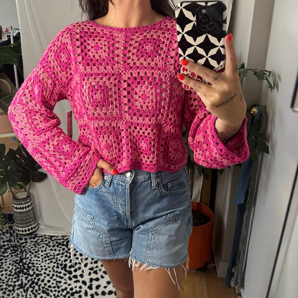 NWT Granny Square Print Cropped Crochet Sweater Pink